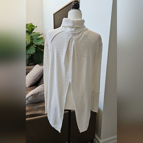 We The Free Off White Turtleneck Sweater with Back Slit - Picture 1 of 6